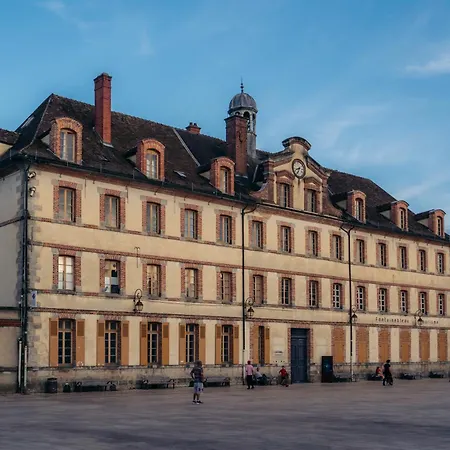 Le Clocher Du Château Apartamento Fontainebleau